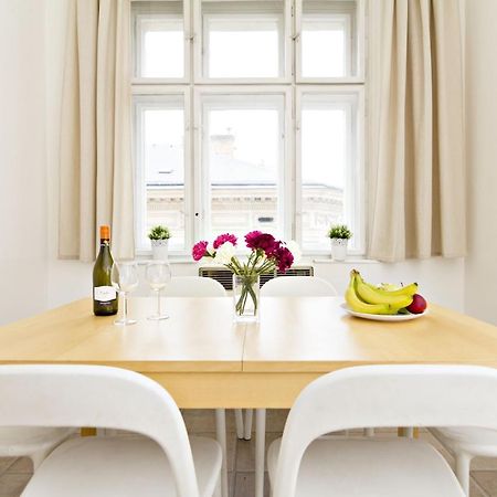 Apartments With 2 Bathrooms- 5 Minutes From Old Town - 102 M2 Πράγα Εξωτερικό φωτογραφία