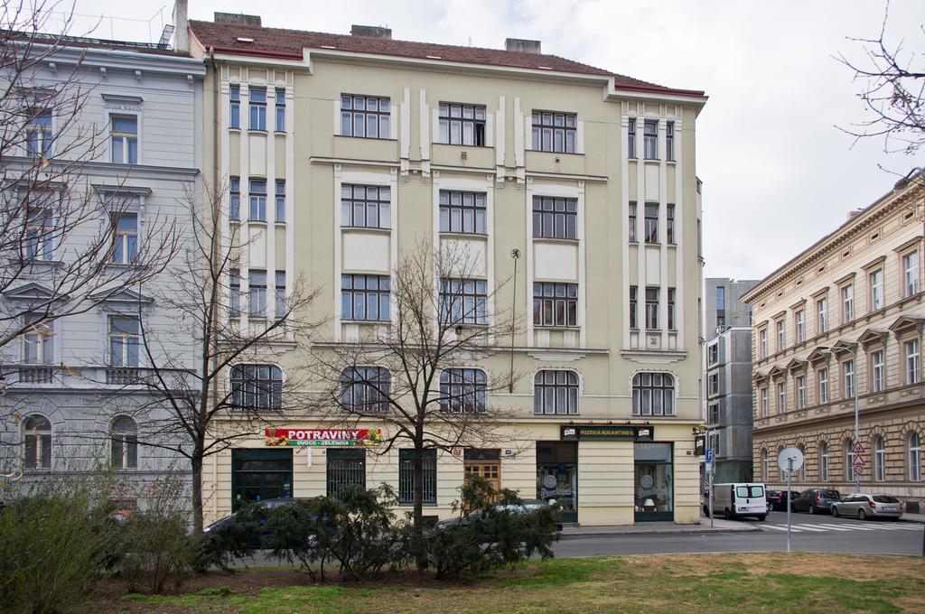Apartments With 2 Bathrooms- 5 Minutes From Old Town - 102 M2 Πράγα Εξωτερικό φωτογραφία