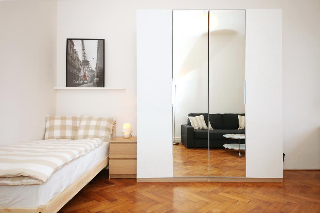 Apartments With 2 Bathrooms- 5 Minutes From Old Town - 102 M2 Πράγα Εξωτερικό φωτογραφία