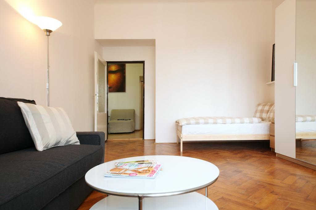 Apartments With 2 Bathrooms- 5 Minutes From Old Town - 102 M2 Πράγα Εξωτερικό φωτογραφία