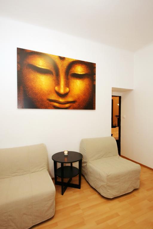 Apartments With 2 Bathrooms- 5 Minutes From Old Town - 102 M2 Πράγα Εξωτερικό φωτογραφία