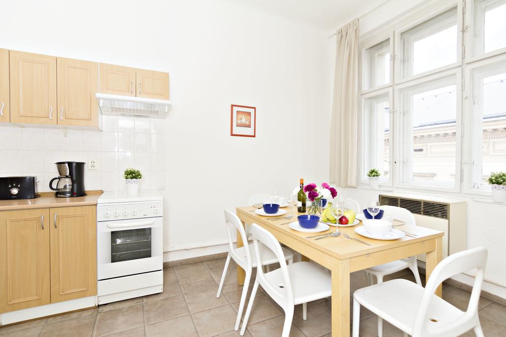 Apartments With 2 Bathrooms- 5 Minutes From Old Town - 102 M2 Πράγα Εξωτερικό φωτογραφία