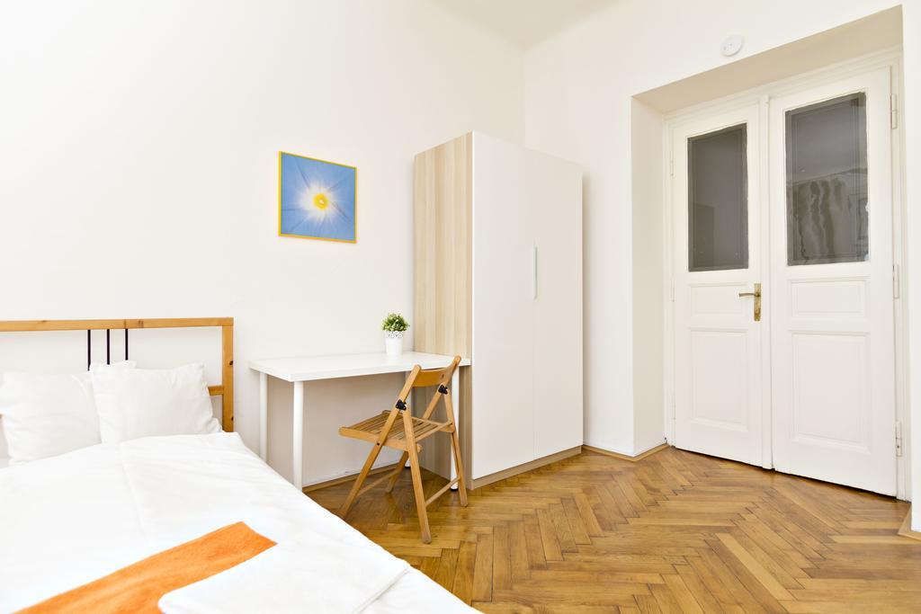 Apartments With 2 Bathrooms- 5 Minutes From Old Town - 102 M2 Πράγα Εξωτερικό φωτογραφία