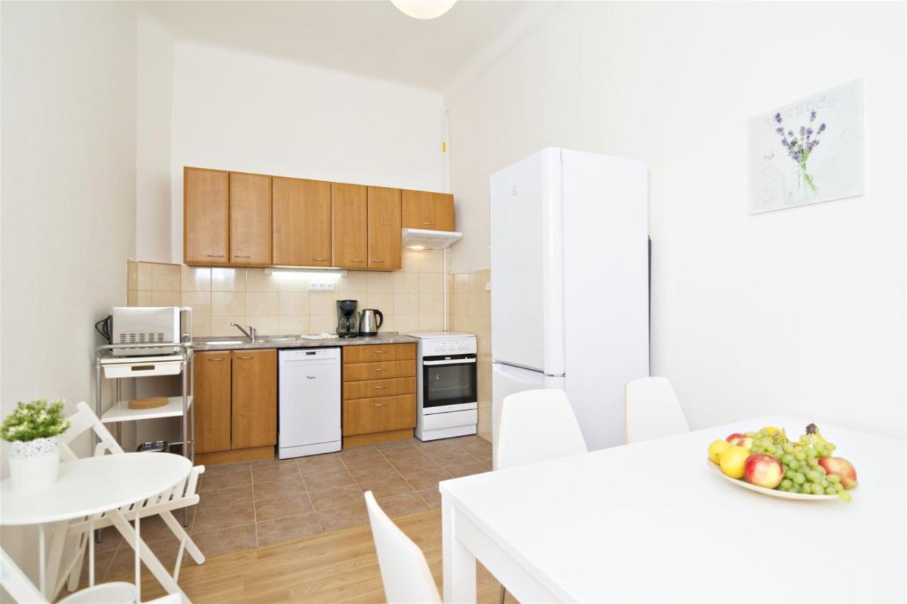 Apartments With 2 Bathrooms- 5 Minutes From Old Town - 102 M2 Πράγα Εξωτερικό φωτογραφία