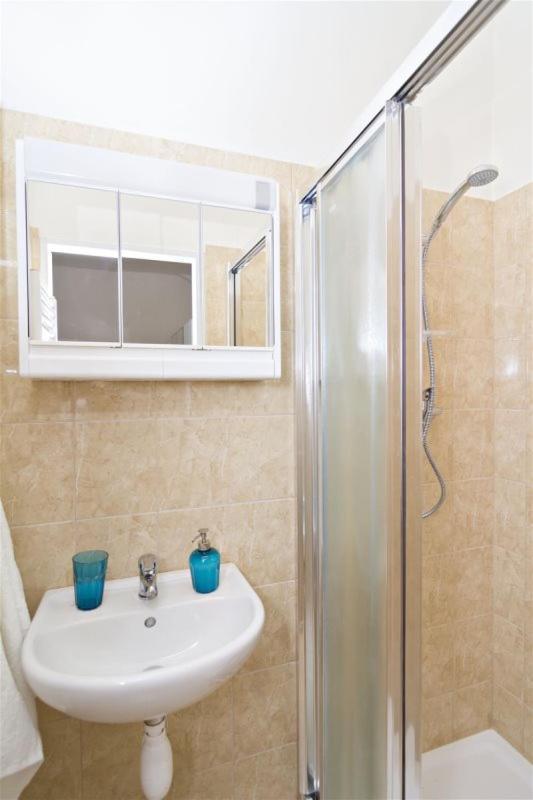 Apartments With 2 Bathrooms- 5 Minutes From Old Town - 102 M2 Πράγα Εξωτερικό φωτογραφία