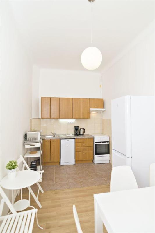 Apartments With 2 Bathrooms- 5 Minutes From Old Town - 102 M2 Πράγα Εξωτερικό φωτογραφία