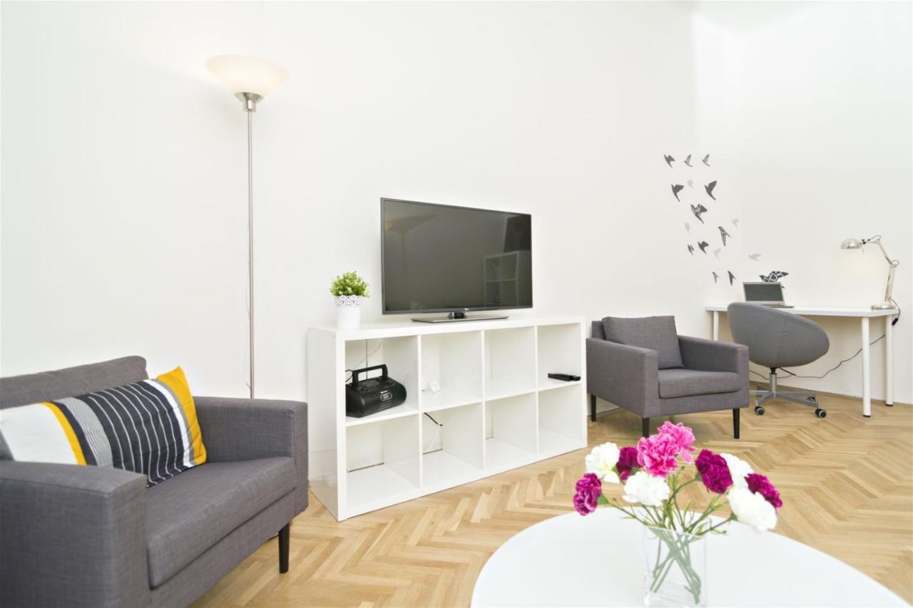 Apartments With 2 Bathrooms- 5 Minutes From Old Town - 102 M2 Πράγα Εξωτερικό φωτογραφία