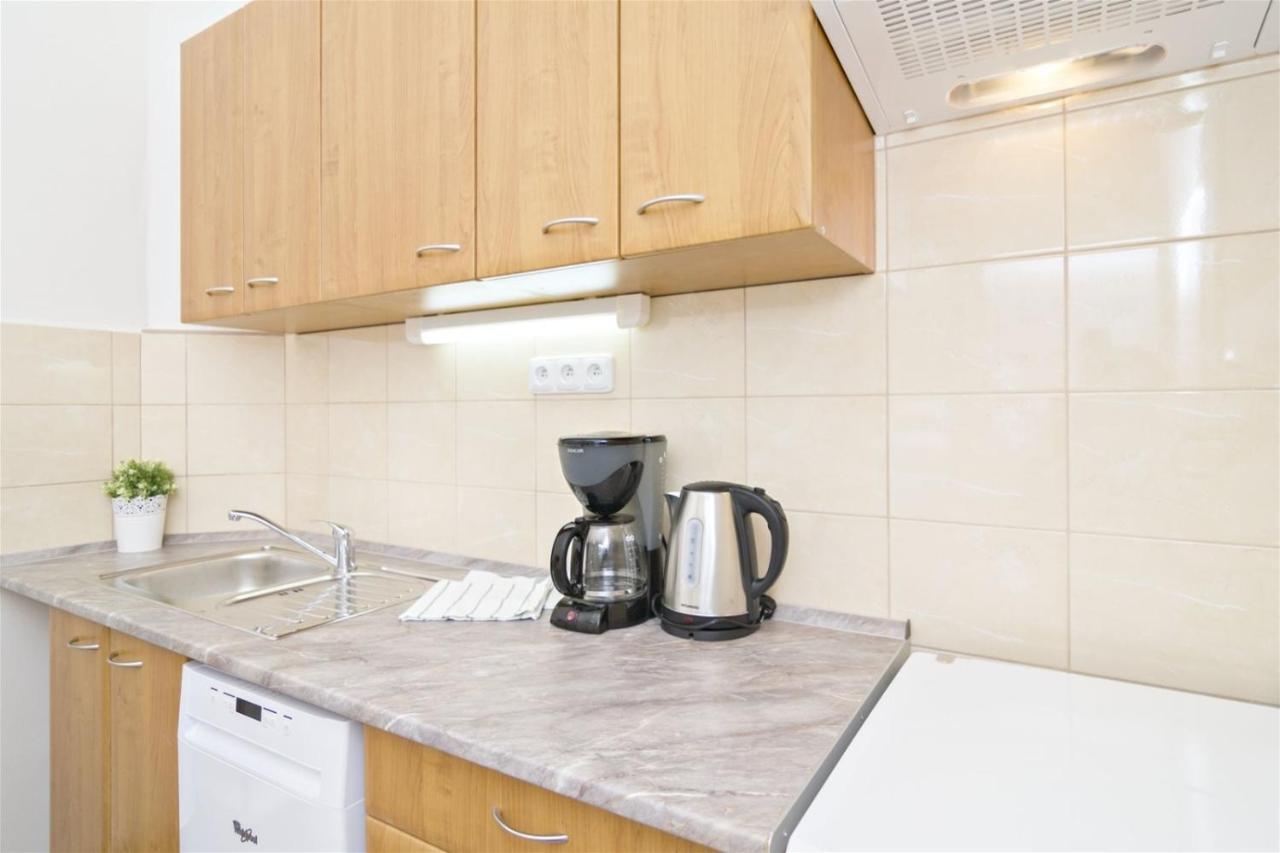 Apartments With 2 Bathrooms- 5 Minutes From Old Town - 102 M2 Πράγα Εξωτερικό φωτογραφία