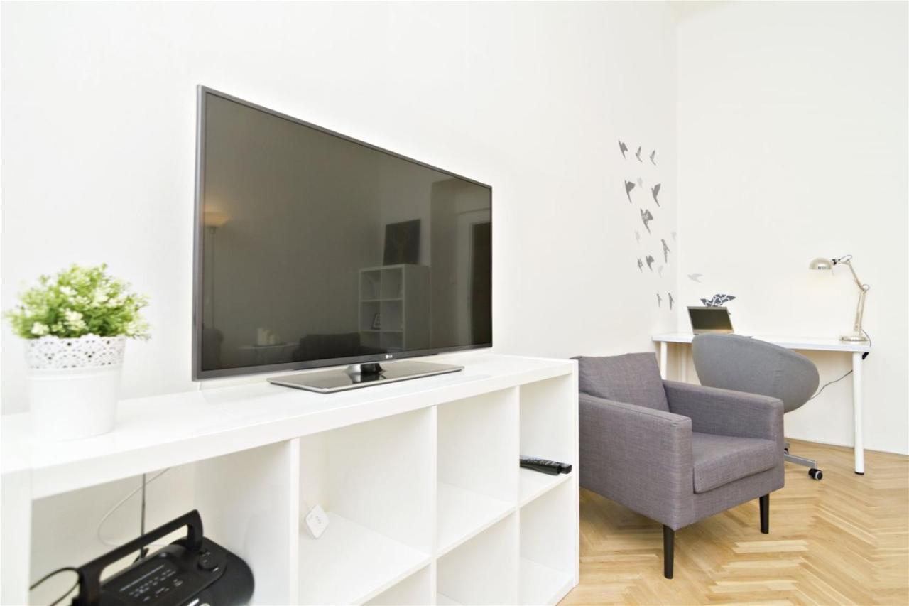 Apartments With 2 Bathrooms- 5 Minutes From Old Town - 102 M2 Πράγα Εξωτερικό φωτογραφία