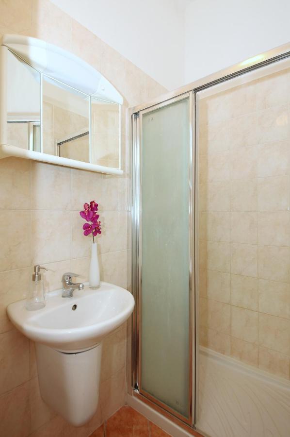 Apartments With 2 Bathrooms- 5 Minutes From Old Town - 102 M2 Πράγα Εξωτερικό φωτογραφία