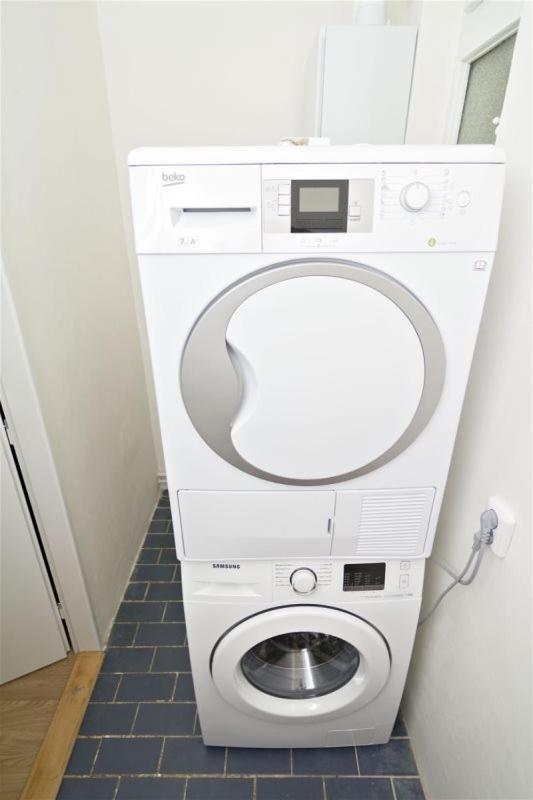 Apartments With 2 Bathrooms- 5 Minutes From Old Town - 102 M2 Πράγα Εξωτερικό φωτογραφία